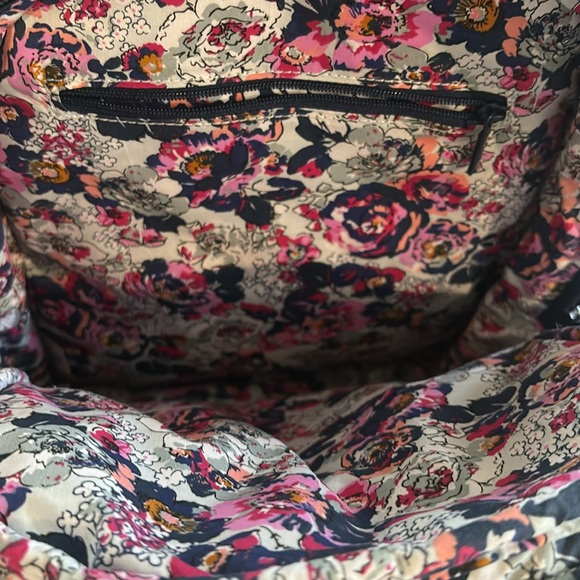 Vera Bradley bad pack - Picture 4 of 8